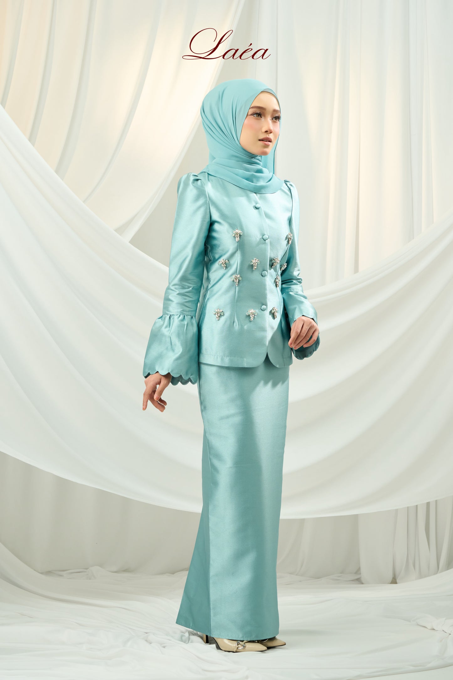 Leara Diamond Blue